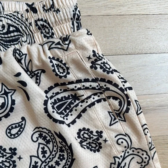 Kill Crew Bandana Print Muay Thai Shorts, Tan/Black, XS - Picture 4 of 7